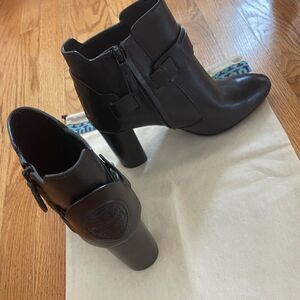 NWT. Tory Burch Leather Black Boots